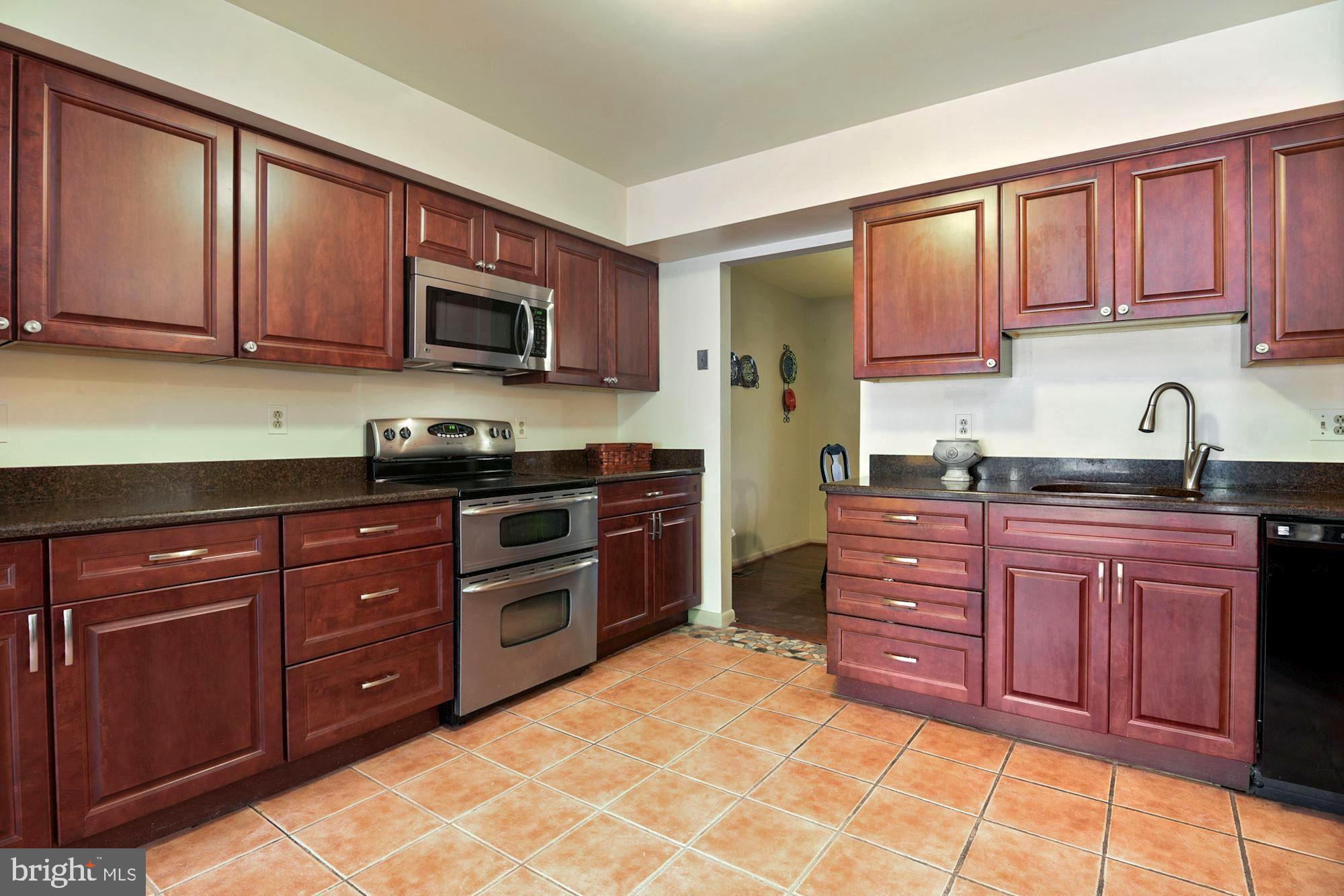 4307 Roland Springs Drive Baltimore, MD 21210 - Photo 10 of 38 Gallery Image 10