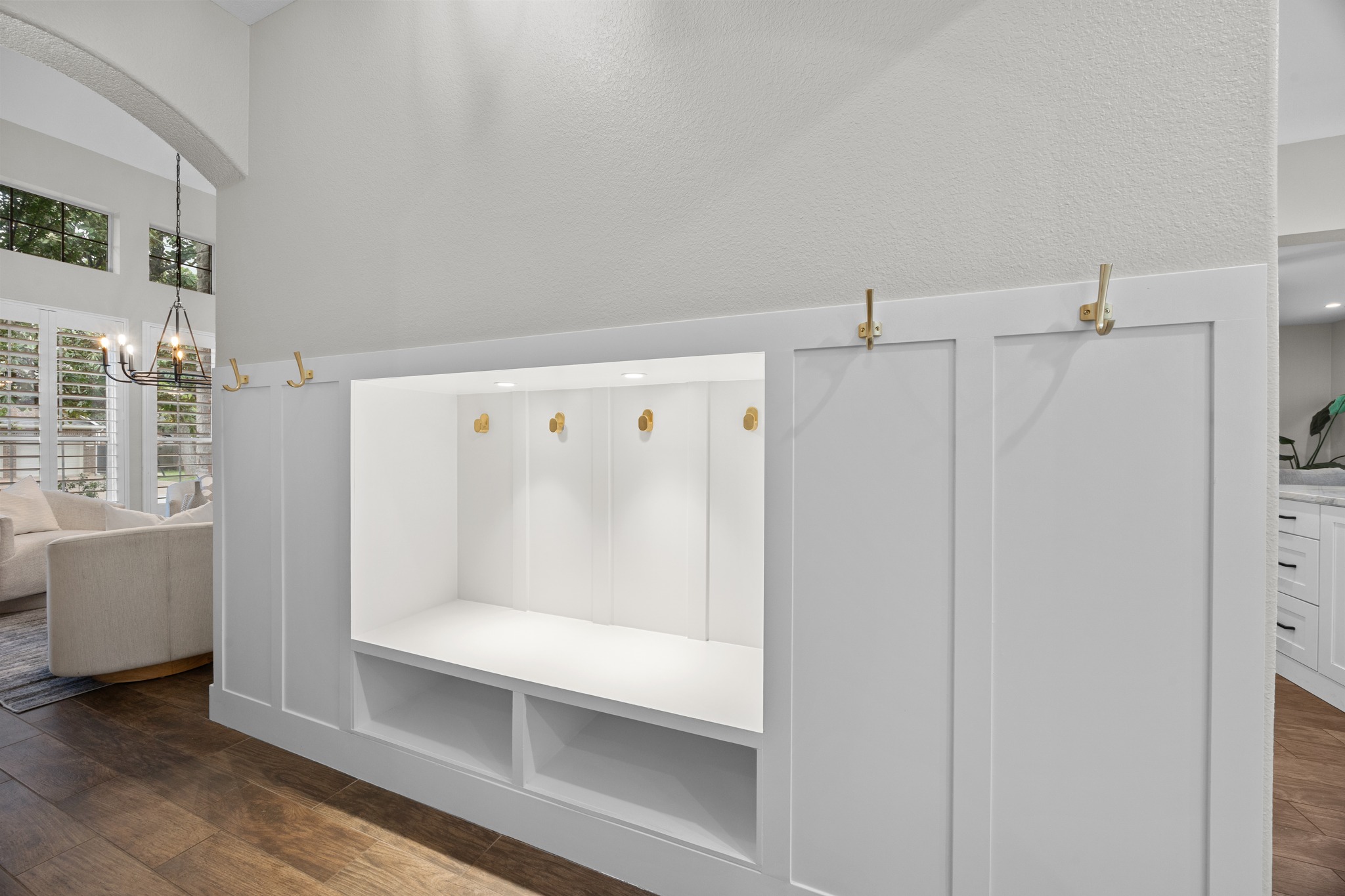 6900 Magenta Lane Austin, TX 78739 - Photo 20 of 40 a view of walk in closet with window