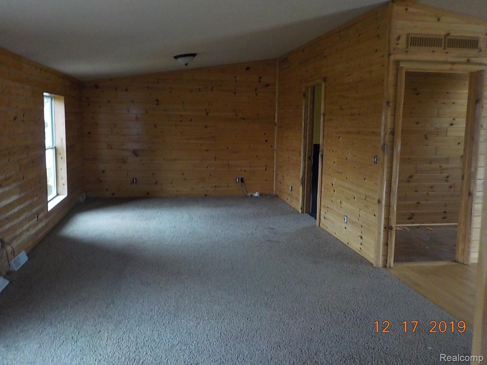 6909 Grand River Road Bancroft, MI 48414 - Photo 6 of 17 DSCN4817.JPG