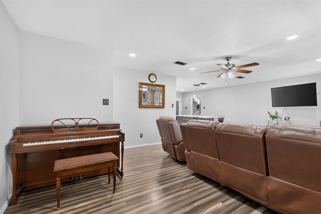 3671 Sundown Road Greenville, TX 75402 - Photo 11 of 40