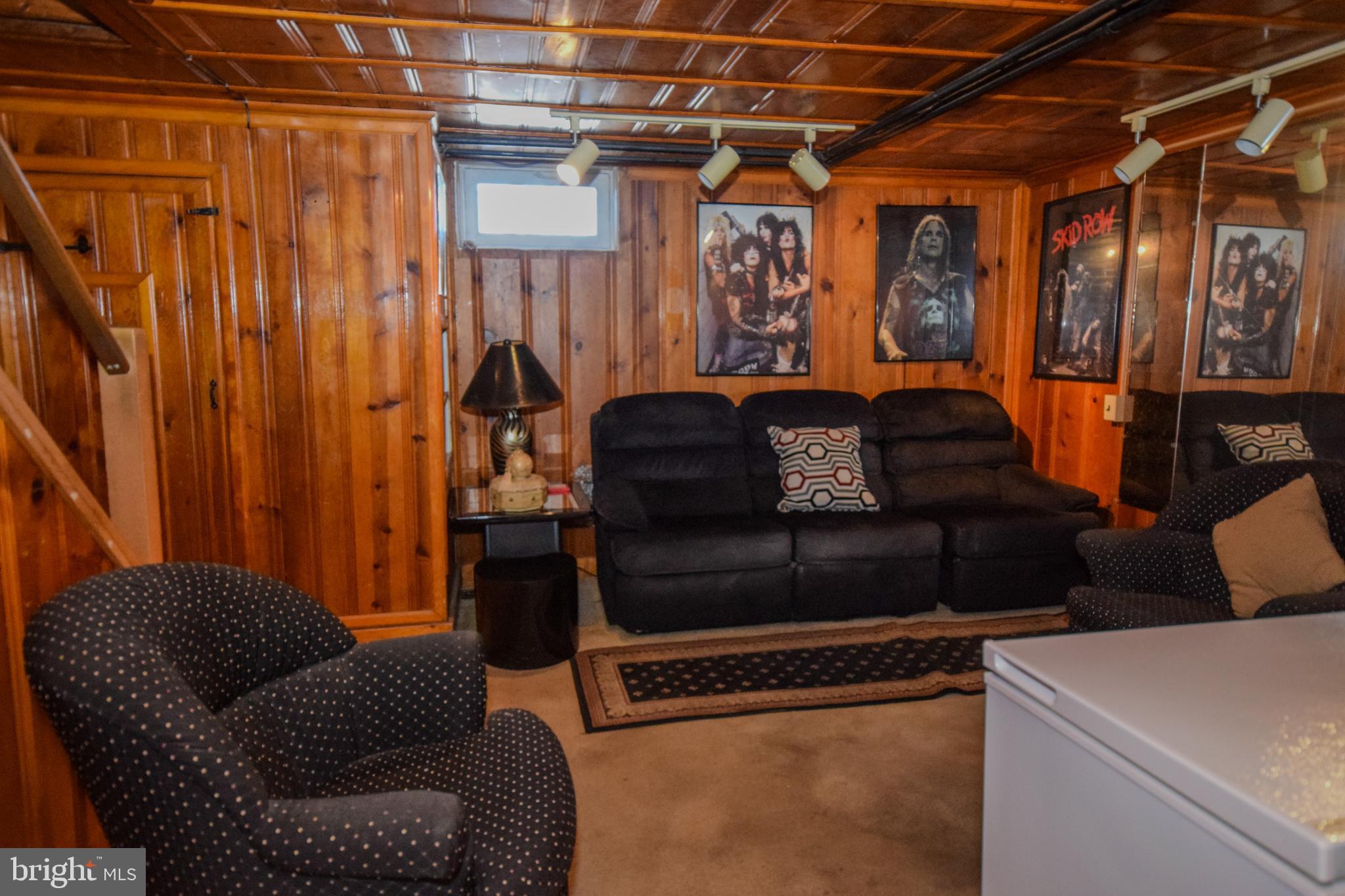 853 Gainsboro Road Drexel Hill, PA 19026 - Photo 36 of 43 a view of entryway with furniture