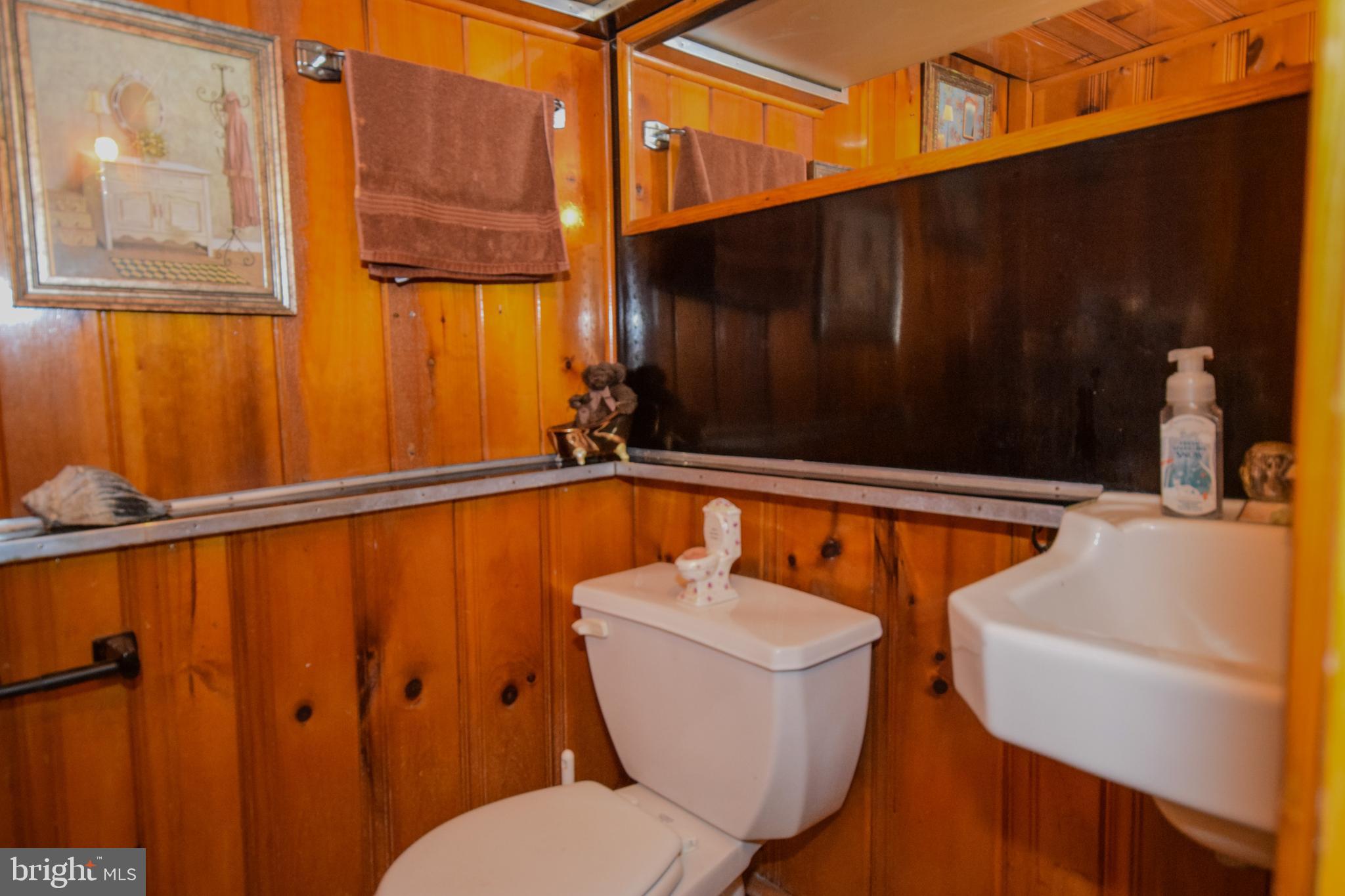 853 Gainsboro Road Drexel Hill, PA 19026 - Photo 41 of 43 a blue painted room with table and chairs