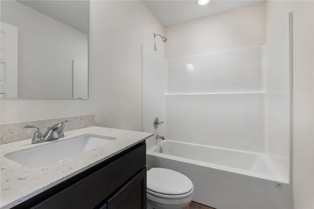 $309,900 | 354 Harvest Lk Drive, Snook, TX 77879