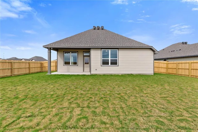 $309,900 | 354 Harvest Lk Drive, Snook, TX 77879