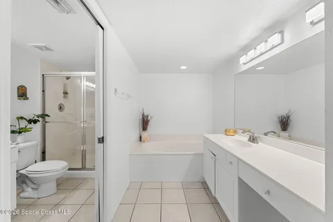 $679,000 | 1811 Jimmy Buffett Mem Highway, Unit 2303, Indian Harbour Beach, FL 32937