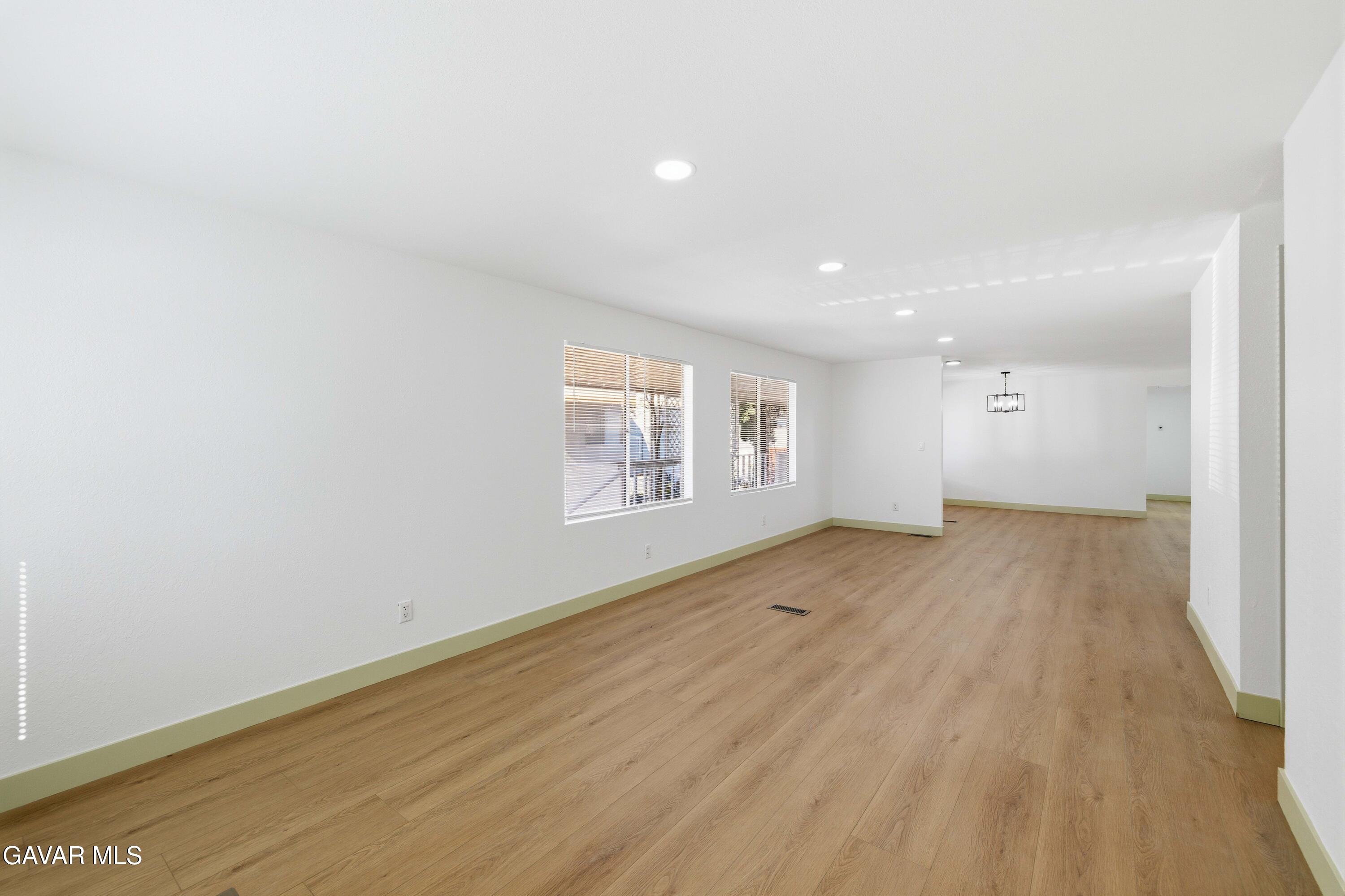 4444 Avenue R Palmdale, CA 93552 - Photo 5 of 21 4444 E Ave R #143-6