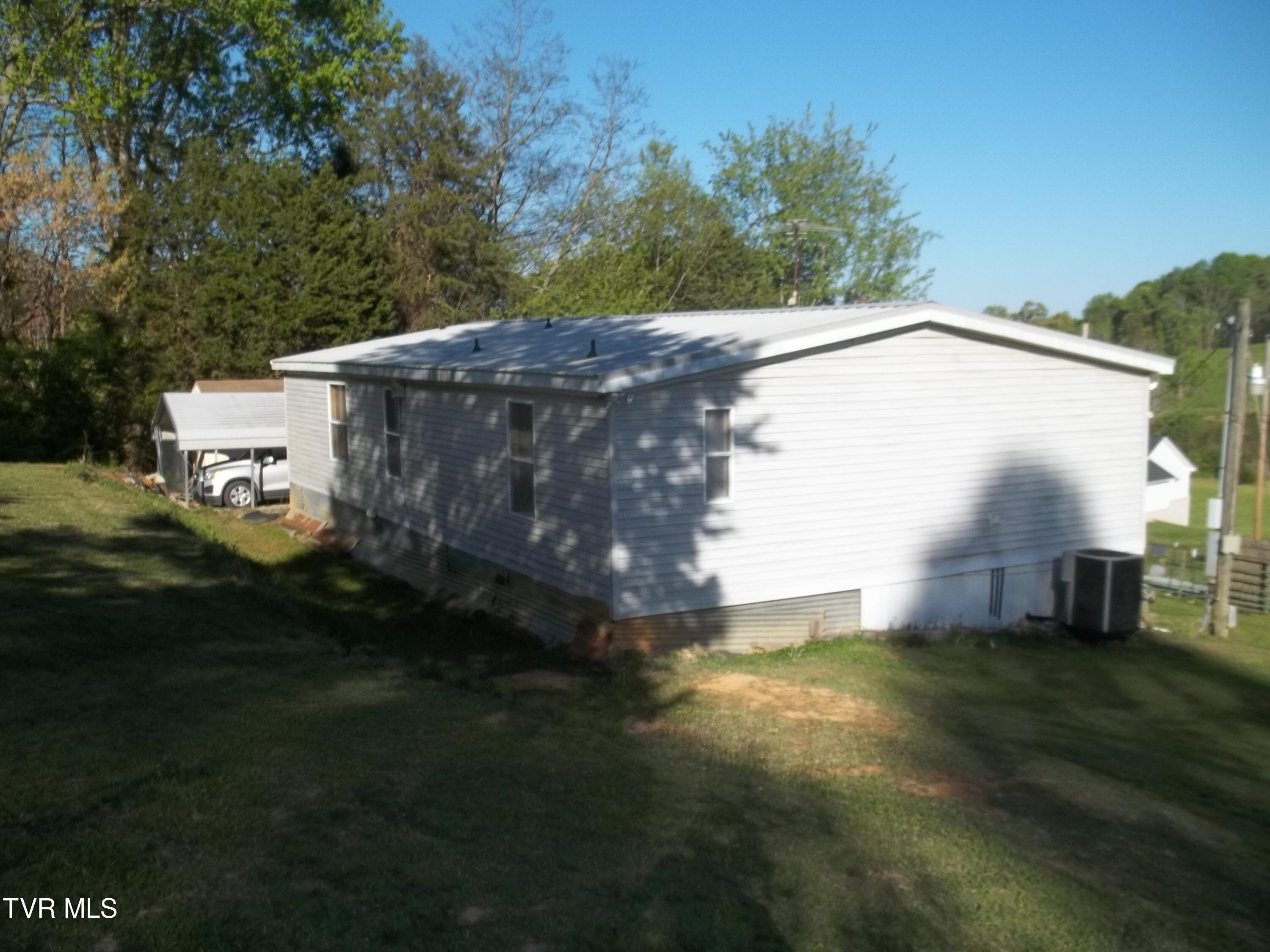 113 Baskett Road Limestone, TN 37681 - Photo 2 of 42 100_0986