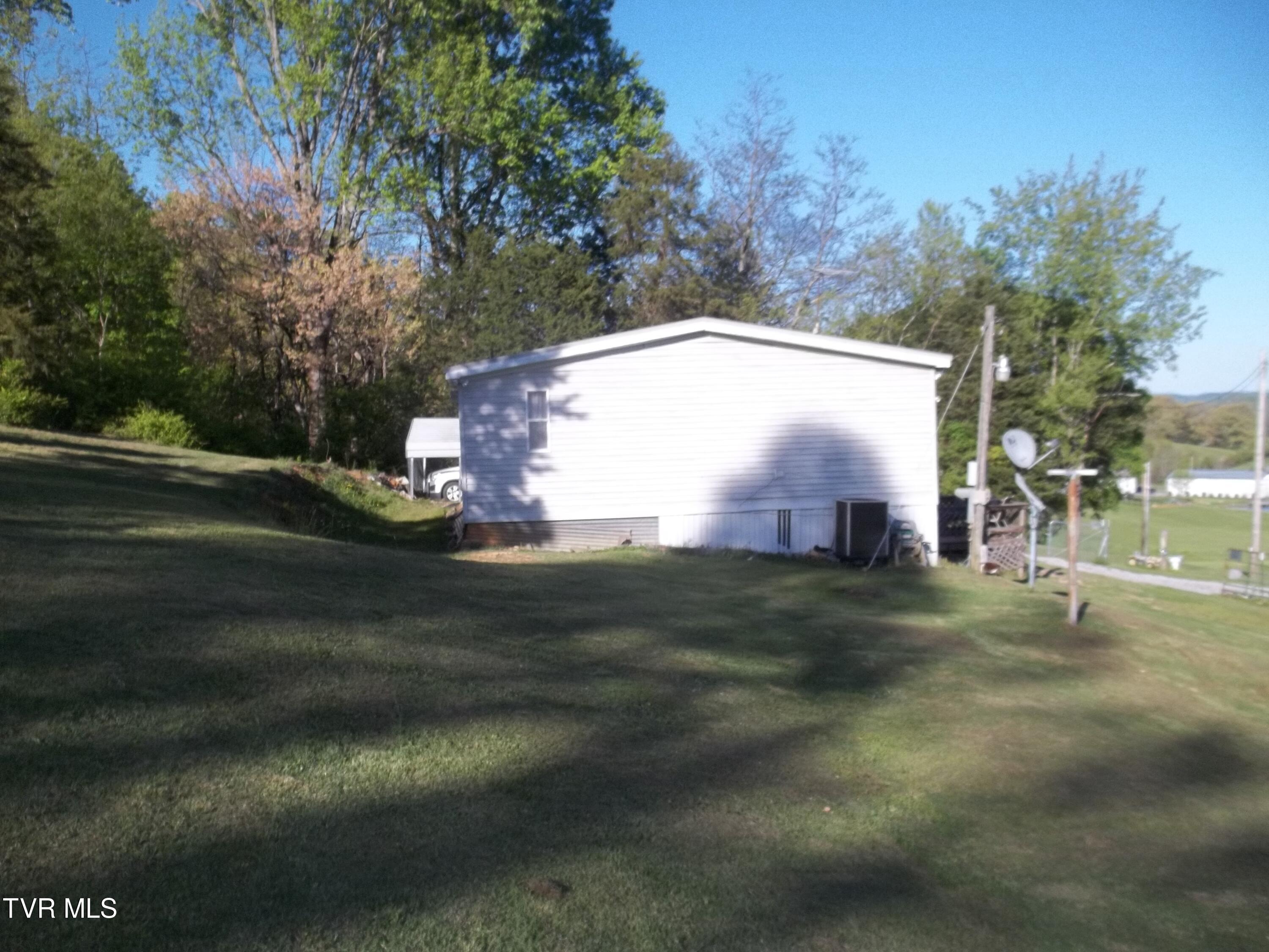 113 Baskett Road Limestone, TN 37681 - Photo 3 of 42 100_0987