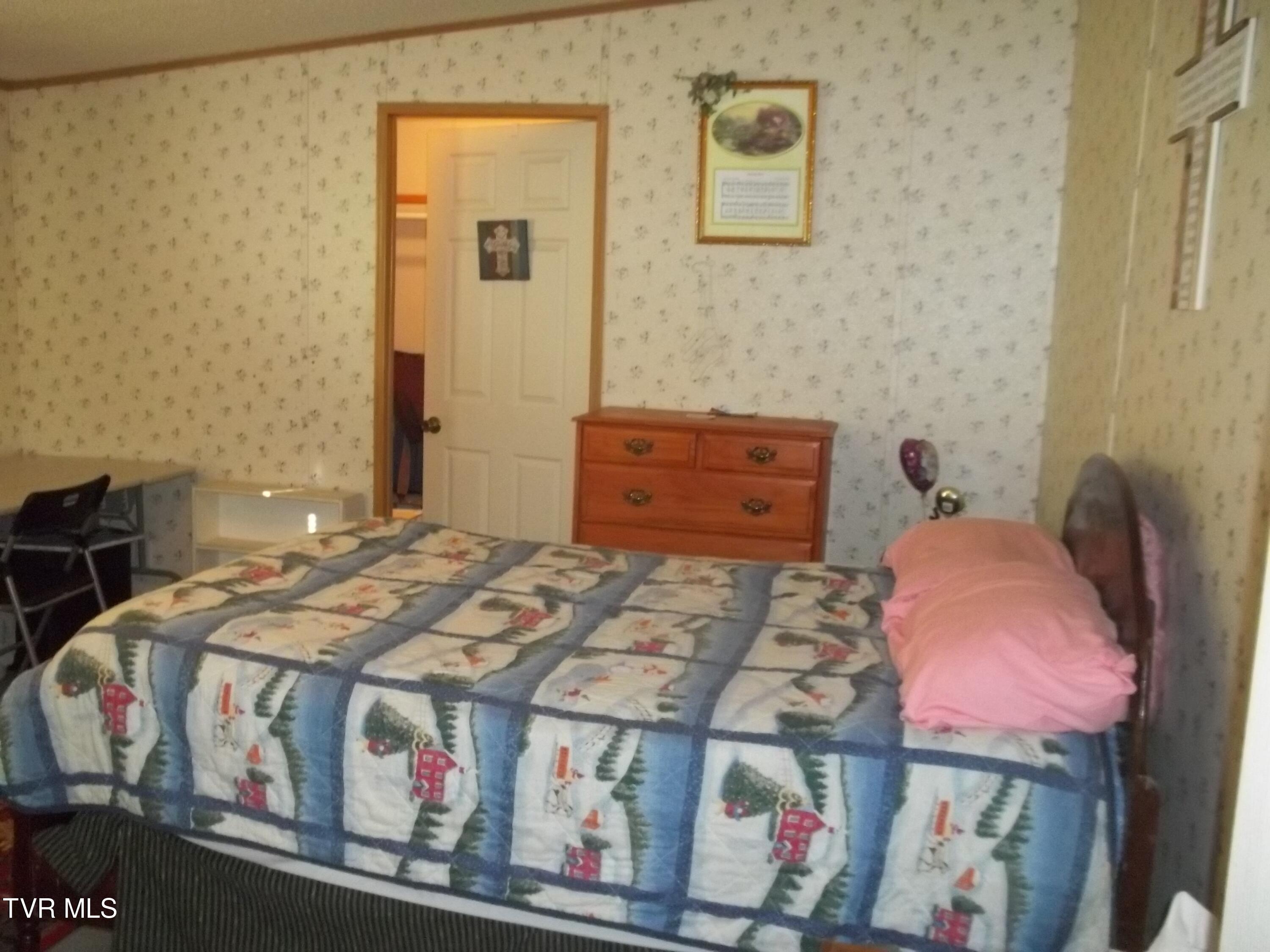 113 Baskett Road Limestone, TN 37681 - Photo 31 of 42 100_0971