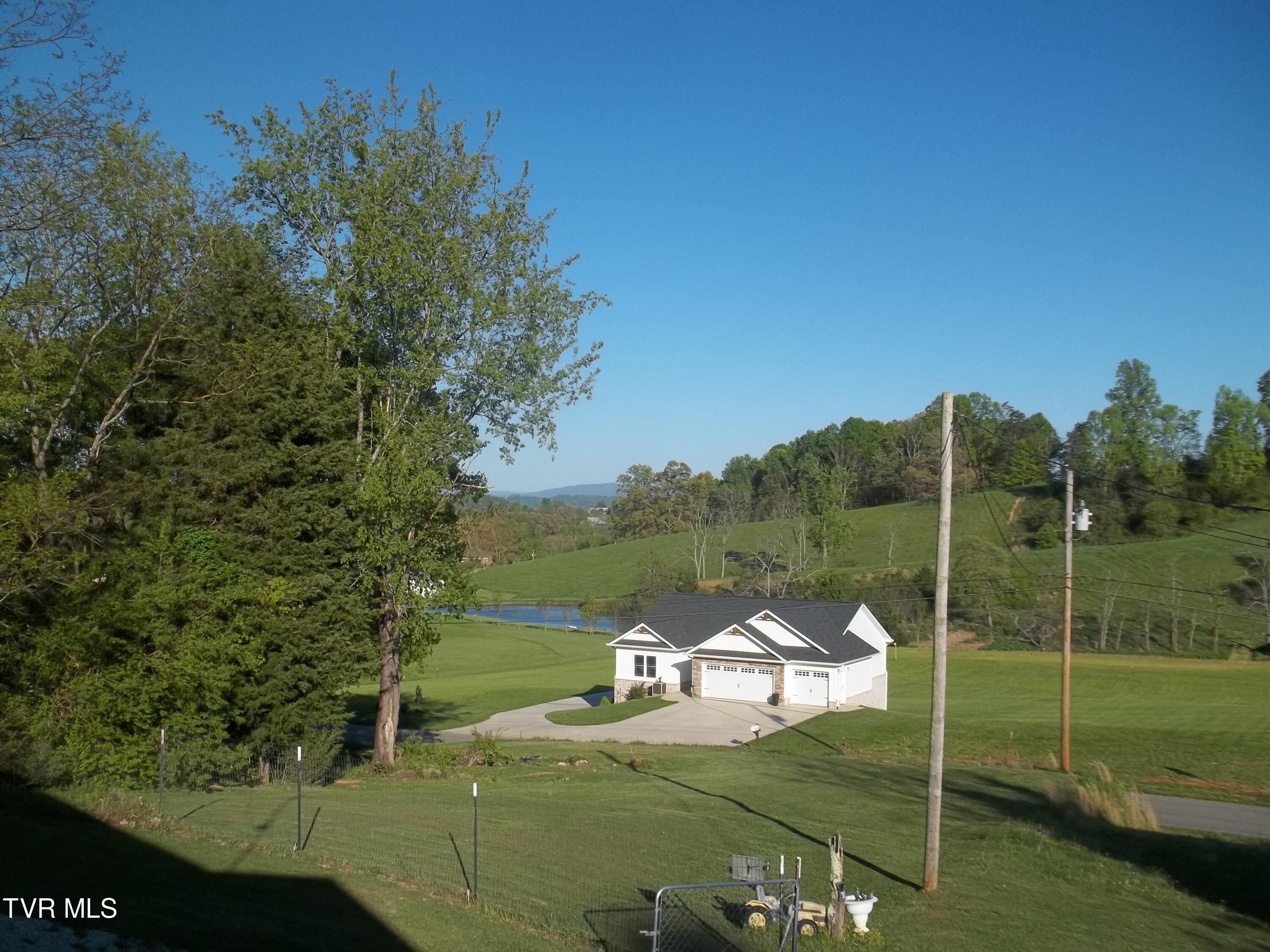 113 Baskett Road Limestone, TN 37681 - Photo 7 of 42 100_0993