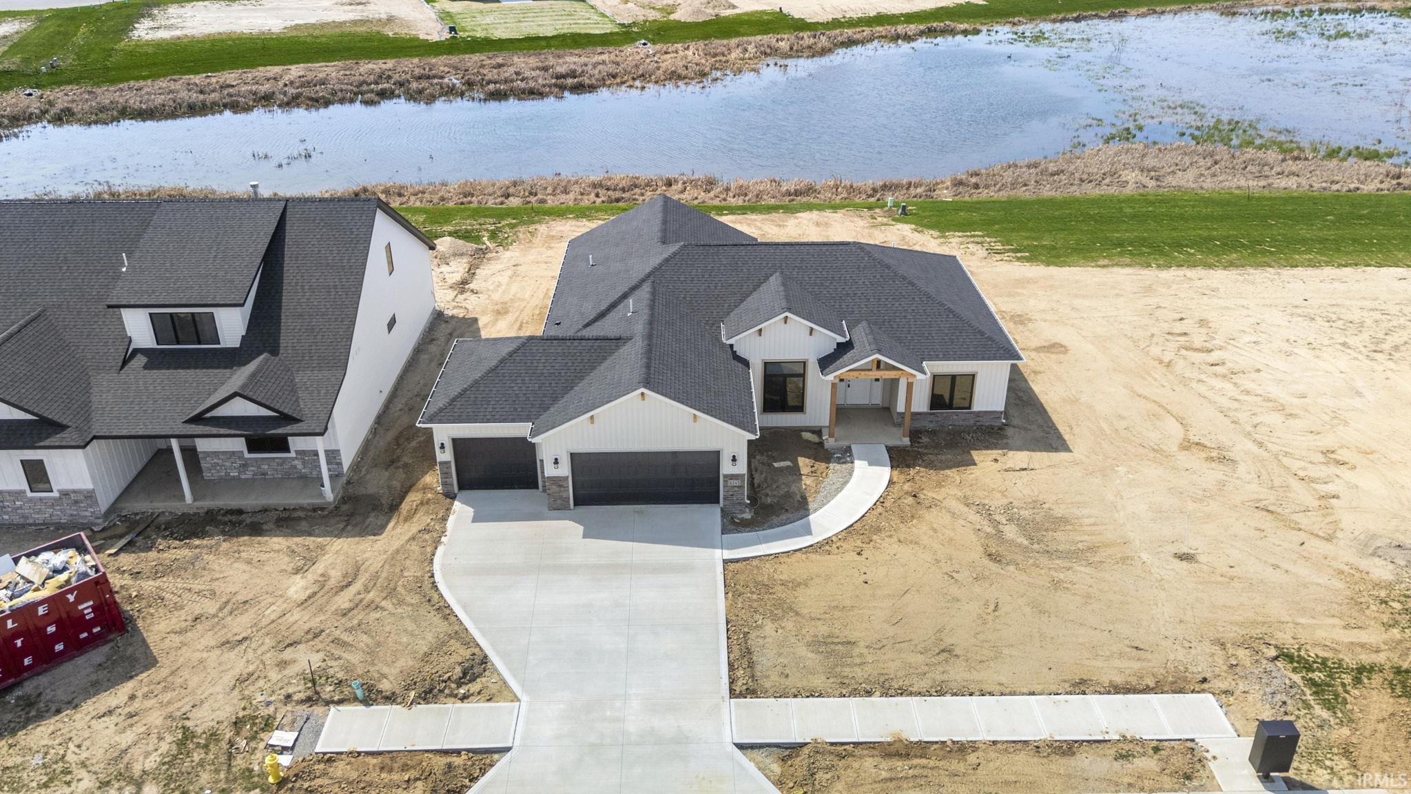 4843 Silverstone Passage Fort Wayne, IN 46818 - Photo 3 of 34