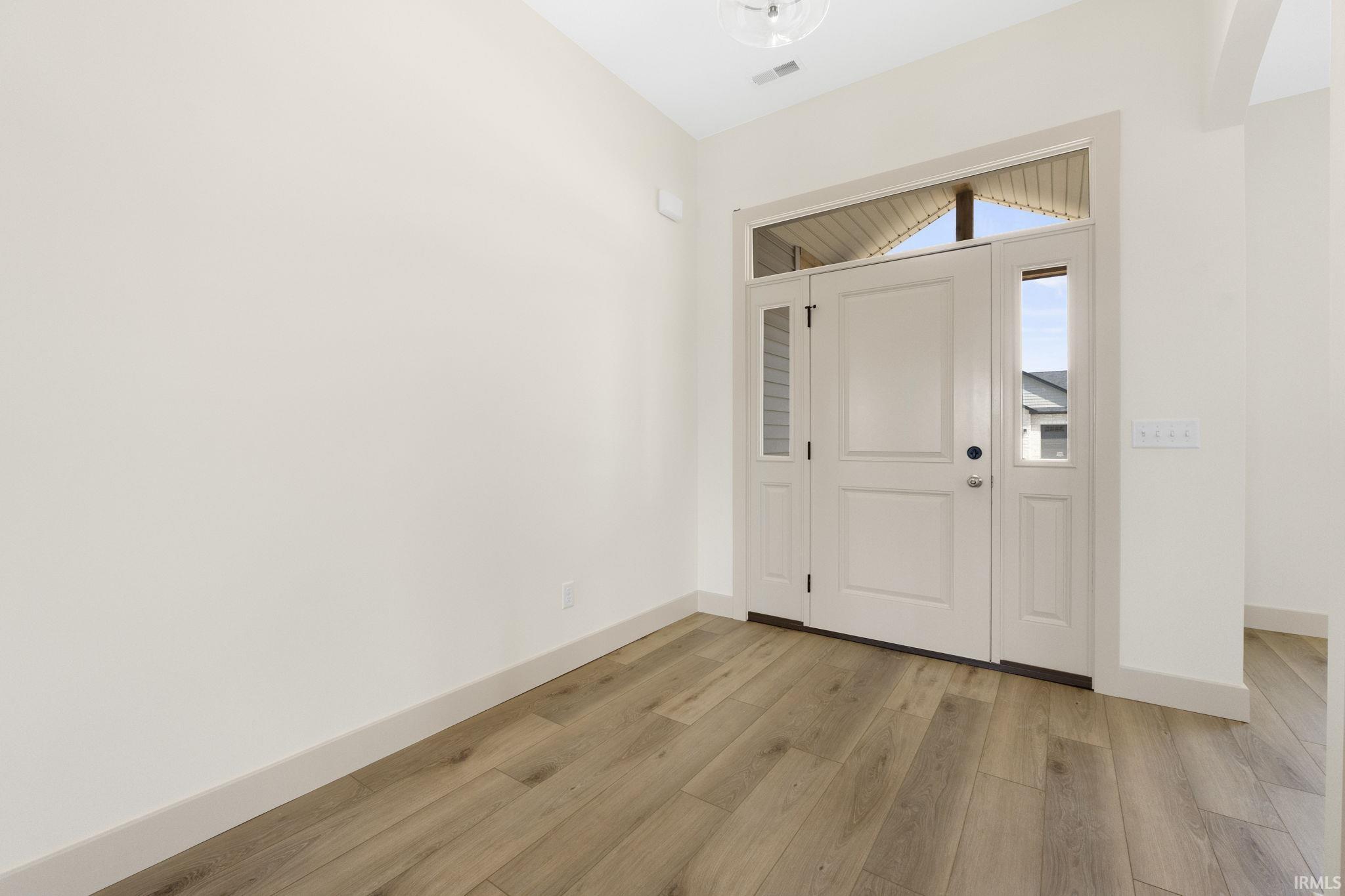 4843 Silverstone Passage Fort Wayne, IN 46818 - Photo 6 of 34