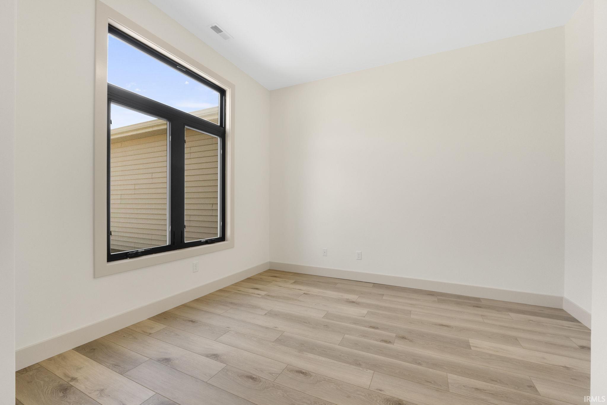 4843 Silverstone Passage Fort Wayne, IN 46818 - Photo 7 of 34