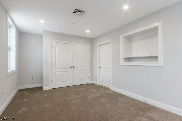 $3,900 | 5401 Rio Vista Drive, Mahwah, NJ 07430