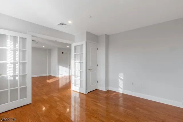 $3,900 | 5401 Rio Vista Drive, Mahwah, NJ 07430