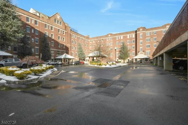 $3,900 | 5401 Rio Vista Drive, Mahwah, NJ 07430