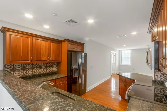 $3,900 | 5401 Rio Vista Drive, Mahwah, NJ 07430