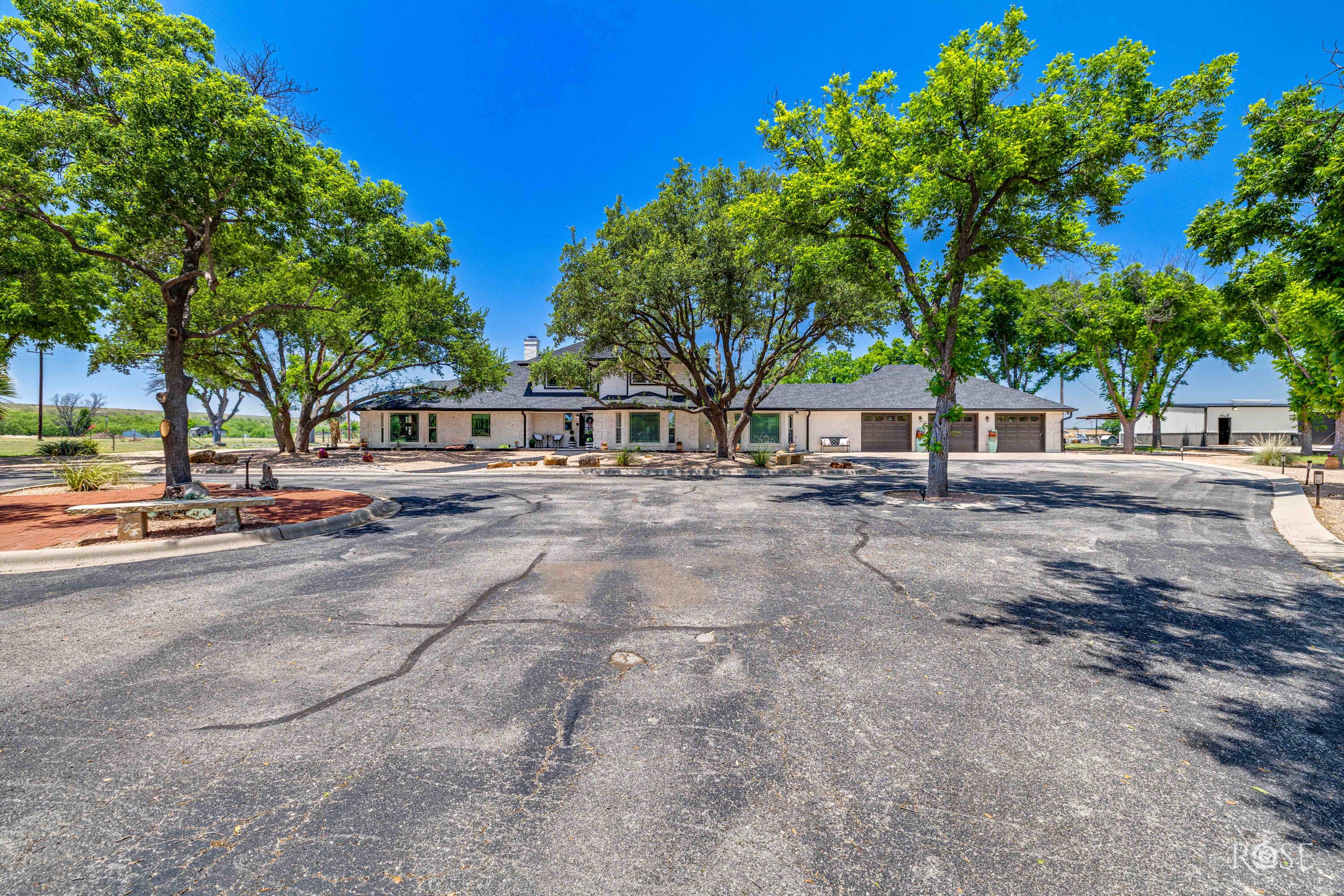 6402 Chalimar Road San Angelo, TX 76904 - Photo 3 of 70 image-2-2 (3)