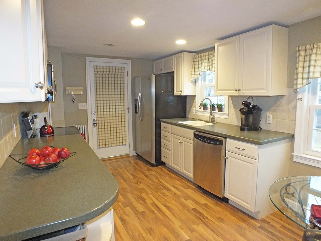 20 Arbor Road Chelmsford, MA 01863 - Photo 8 of 30
