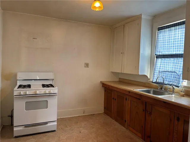 $147,900 | 1900 Darlington Road, Beaver Falls, PA 15010