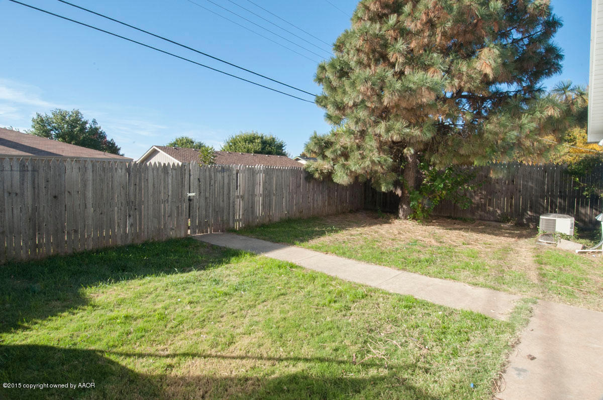 6003 Hanson Road Amarillo, TX 79106 - Photo 10 of 30 YARD VIEW 3