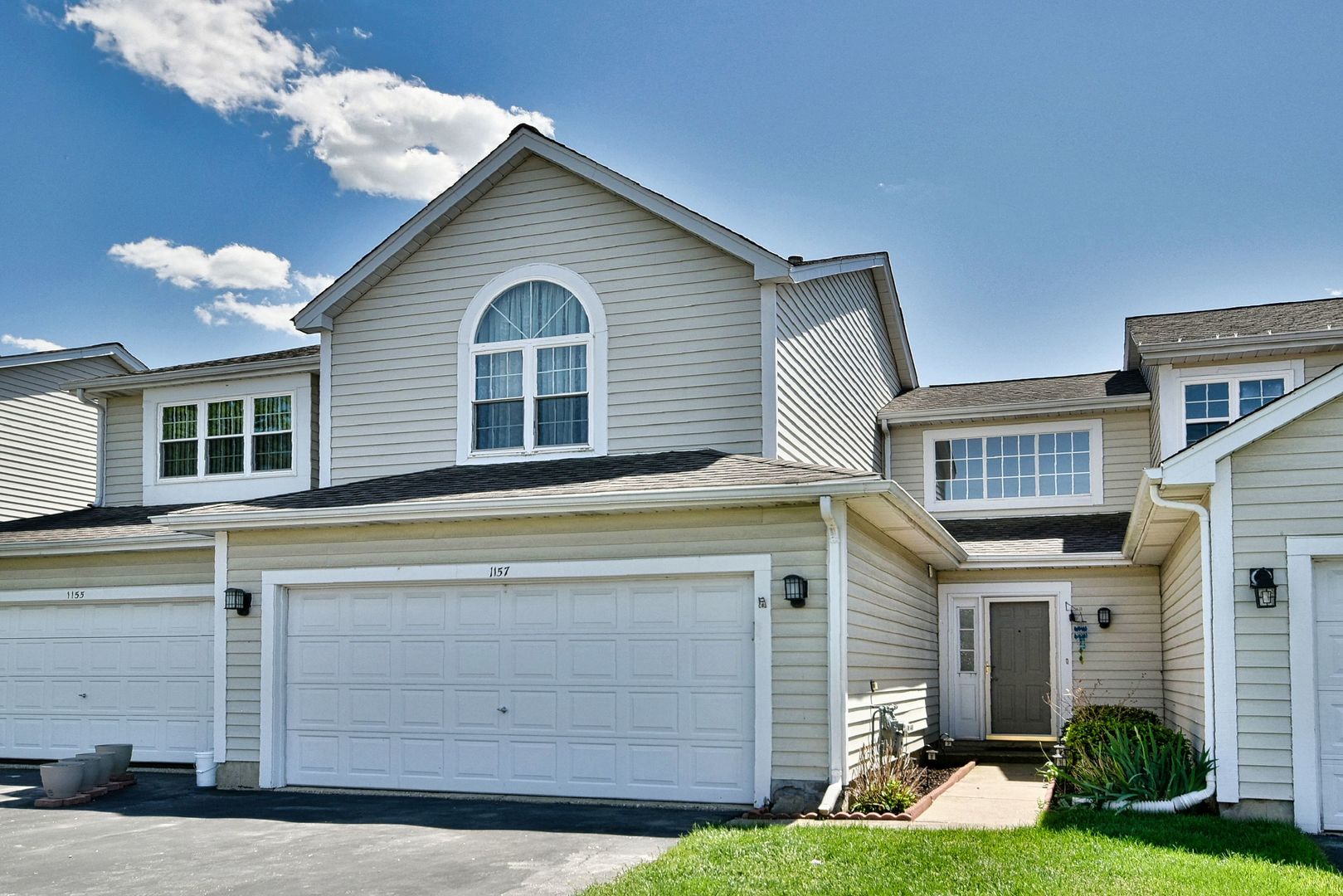 1157 Longford Road Bartlett, IL 60103 - Photo 1 of 37 Gallery Image 1