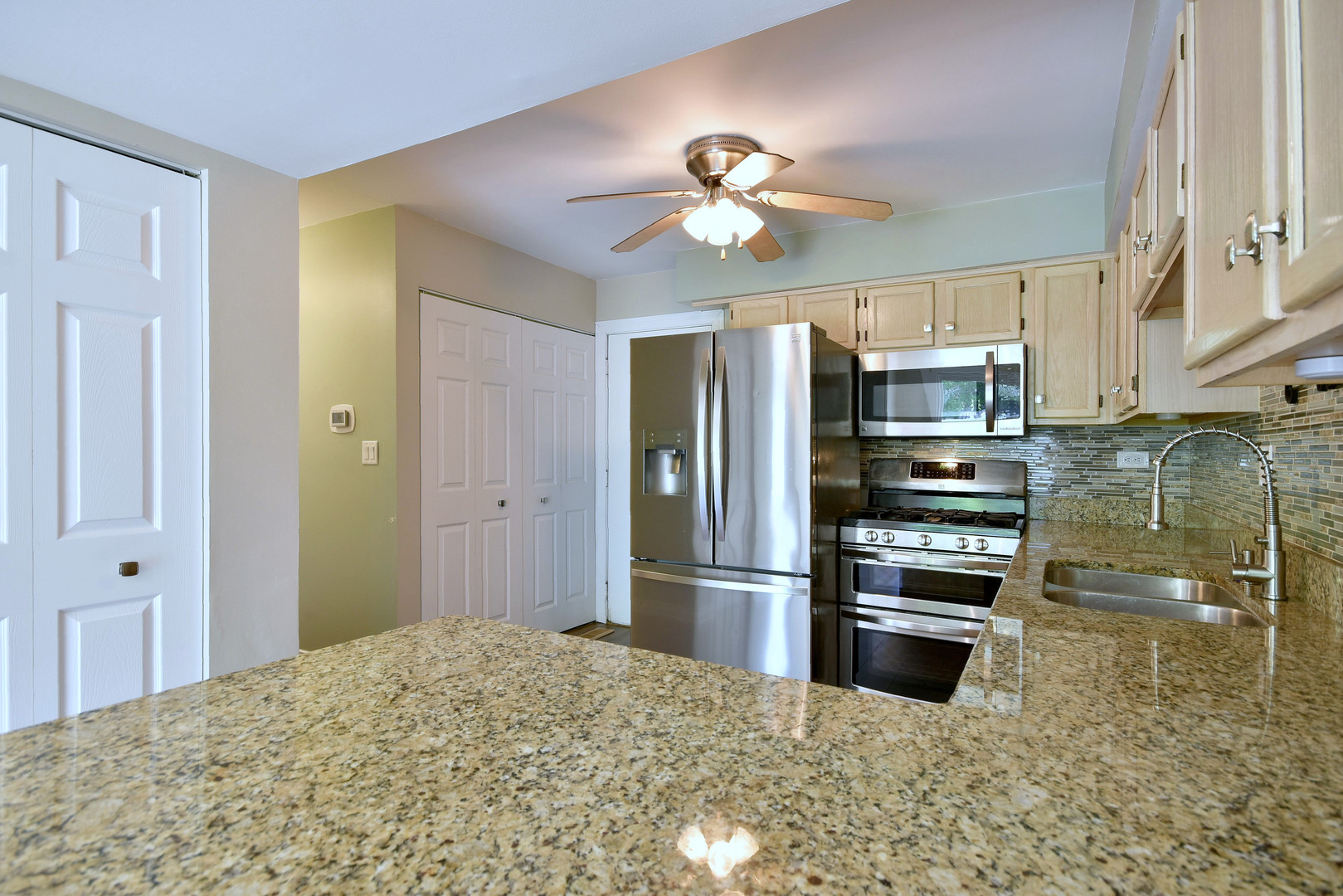 1157 Longford Road Bartlett, IL 60103 - Photo 11 of 37 Gallery Image 11