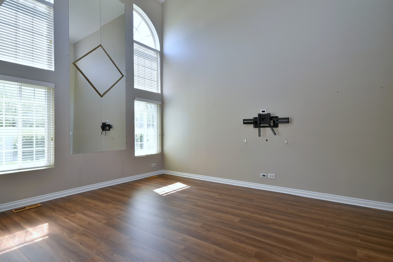 1157 Longford Road Bartlett, IL 60103 - Photo 17 of 37 Gallery Image 17