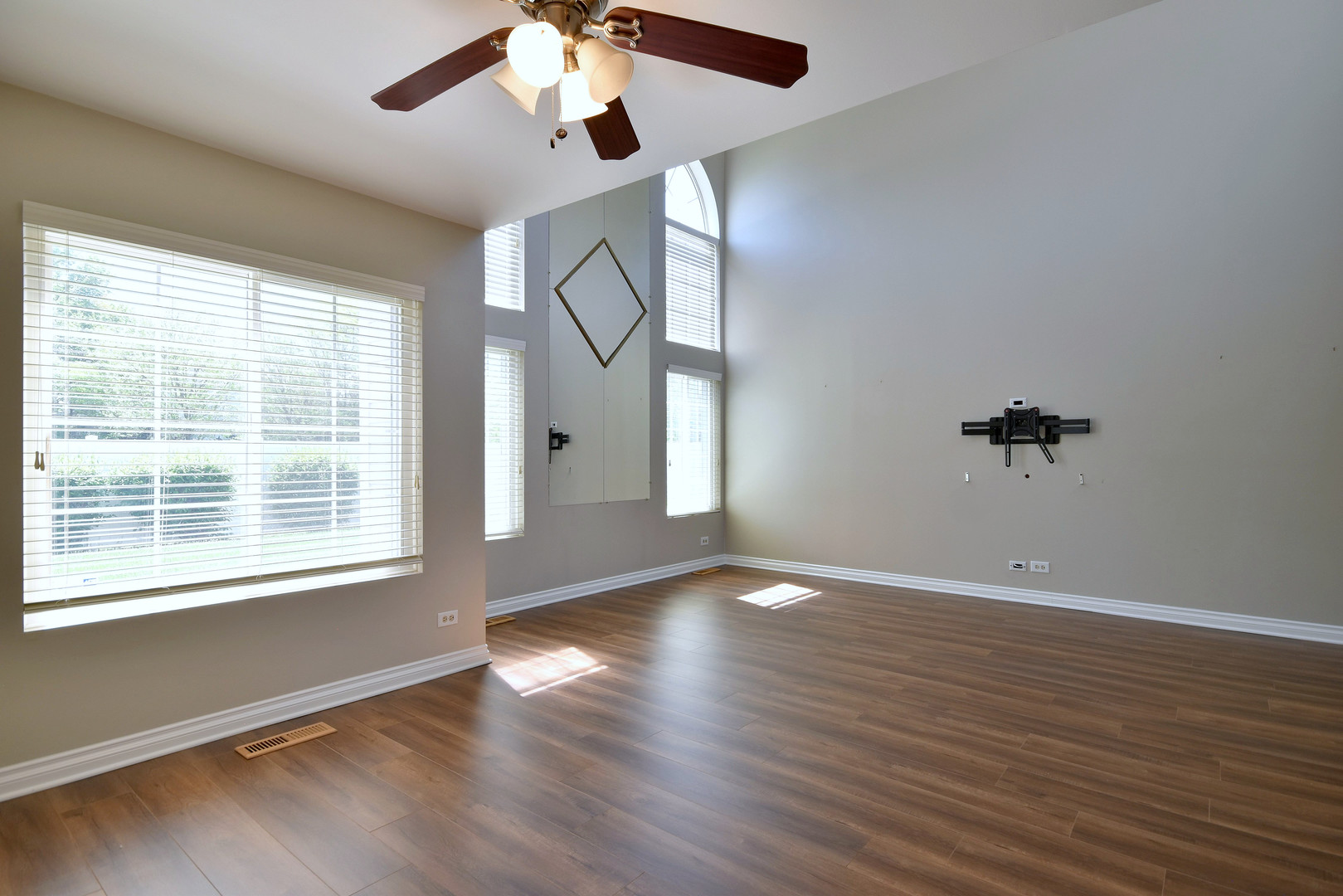 1157 Longford Road Bartlett, IL 60103 - Photo 18 of 37 Gallery Image 18