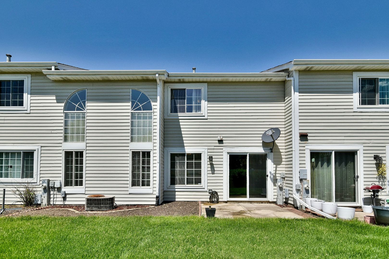 1157 Longford Road Bartlett, IL 60103 - Photo 2 of 37 Gallery Image 2