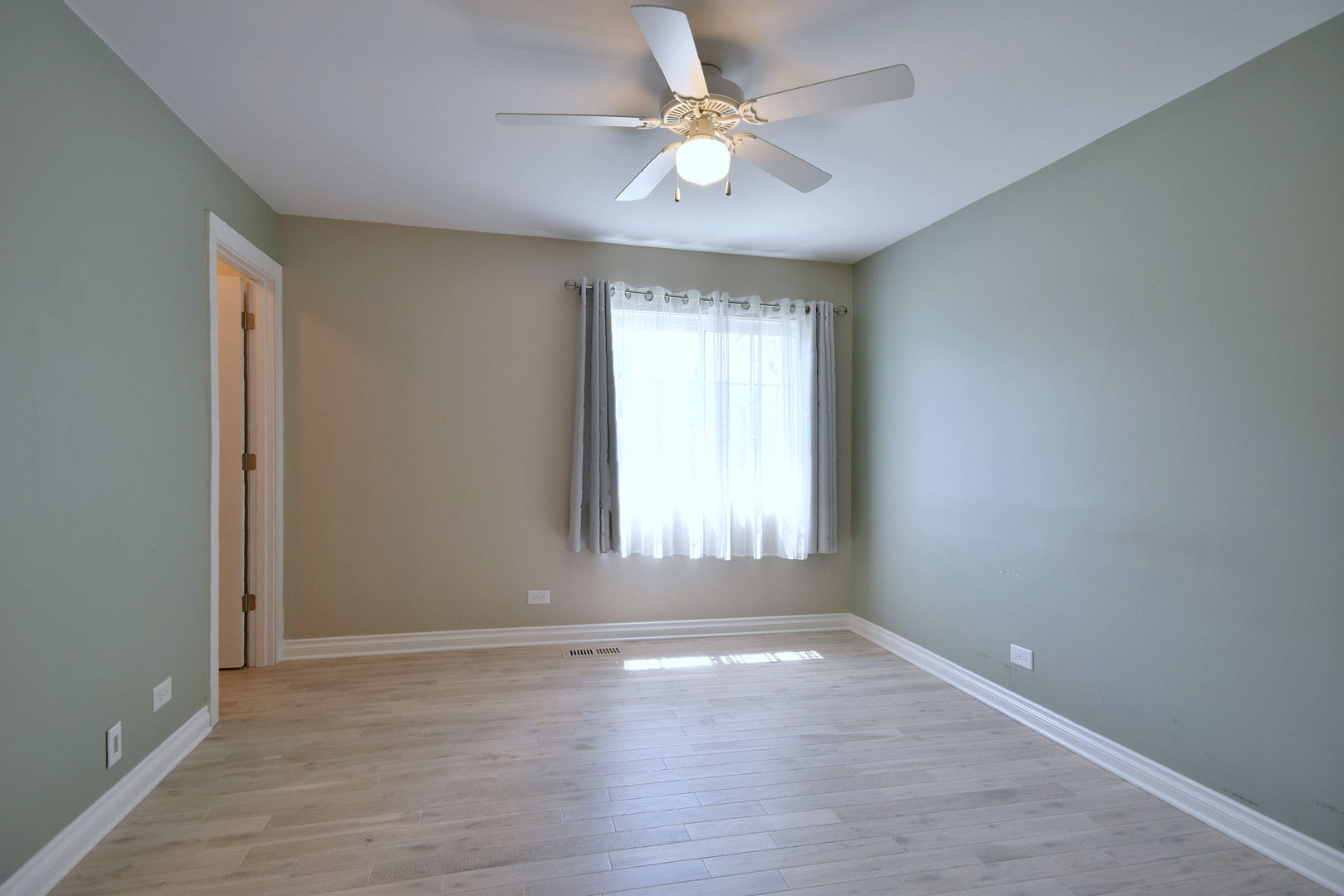1157 Longford Road Bartlett, IL 60103 - Photo 34 of 37 Gallery Image 34