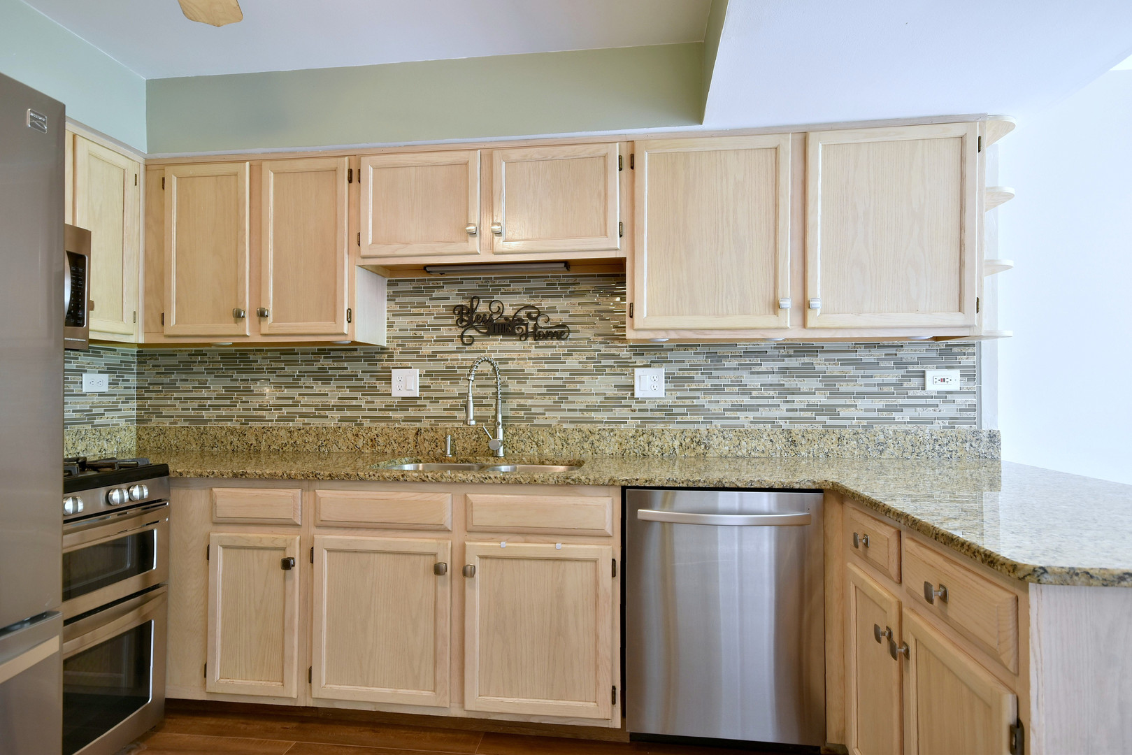 1157 Longford Road Bartlett, IL 60103 - Photo 9 of 37 Gallery Image 9