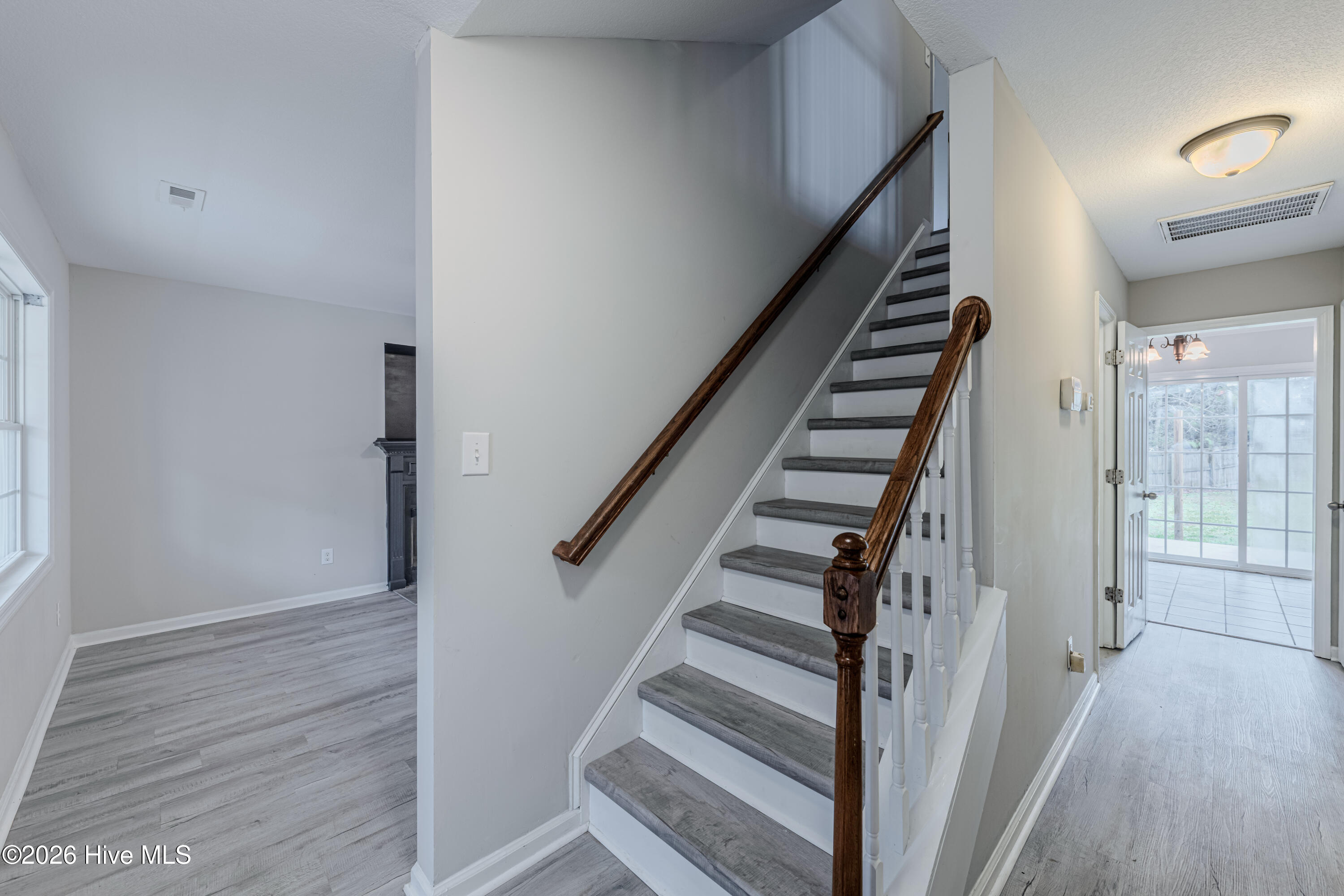 213 Loren Road Hubert, NC 28539 - Photo 4 of 78 Foyer