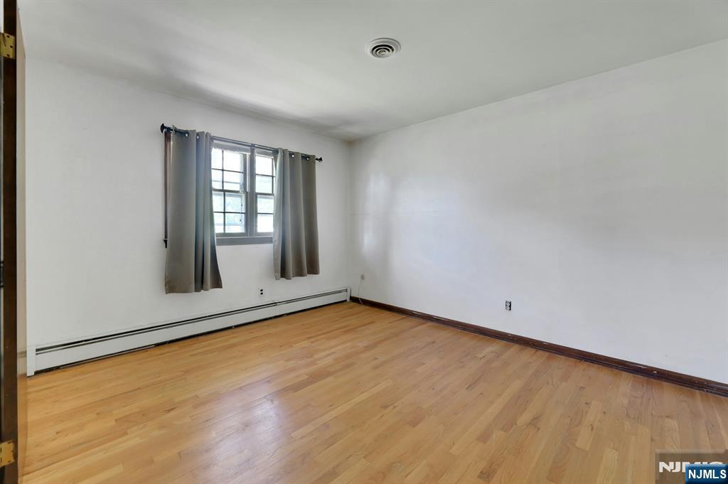 281 Rivara Court Ridgewood, NJ 07450 - Photo 23 of 41