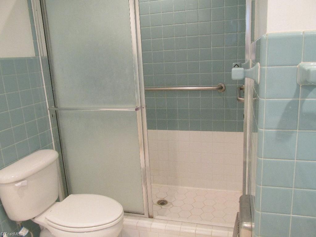 307 Shadow Valley Road High Point, NC 27262 - Photo 14 of 25 Gallery Image 14