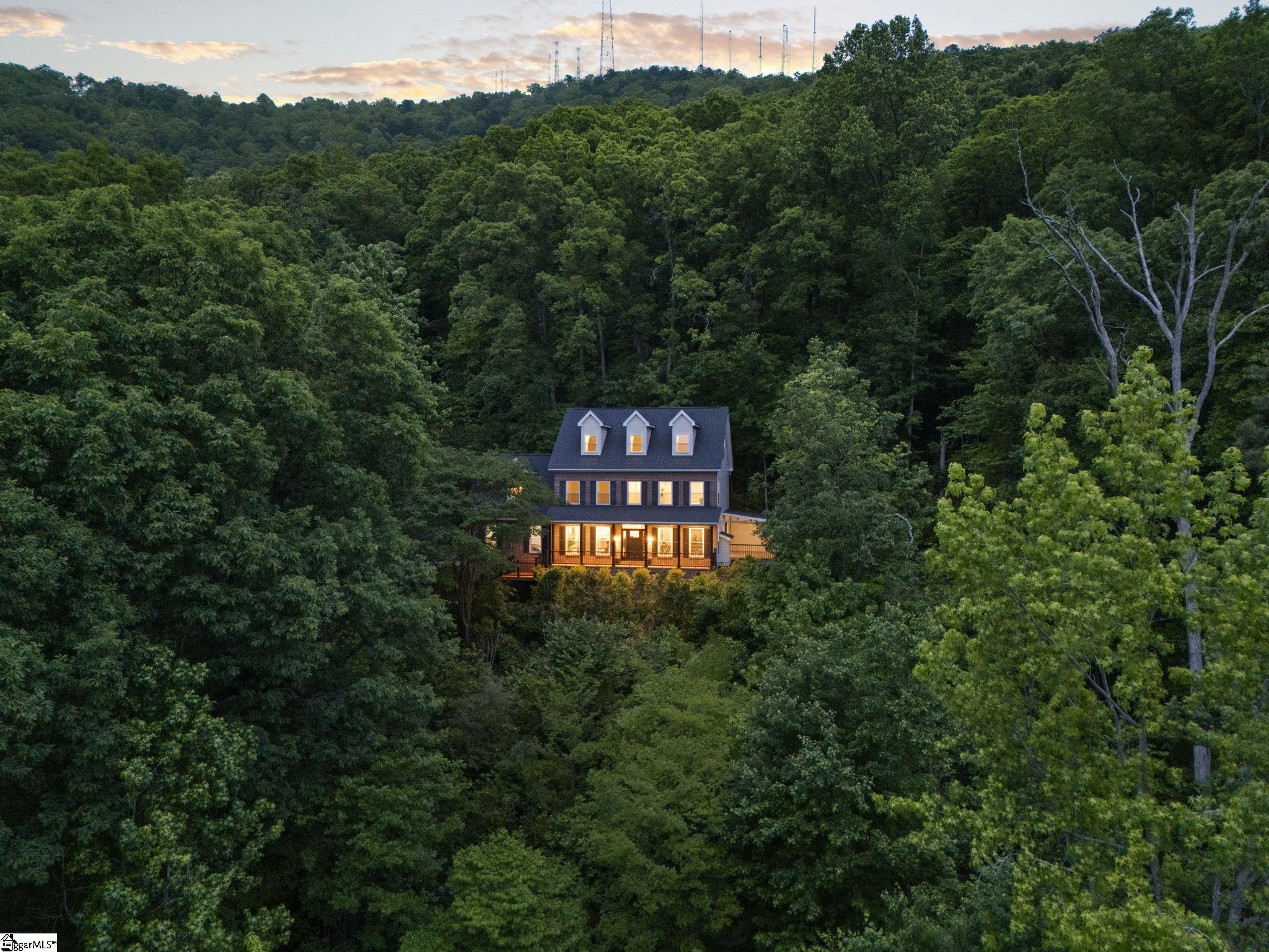 482 Old Rockhouse Road Greenville, SC 29609 - Photo 3 of 48