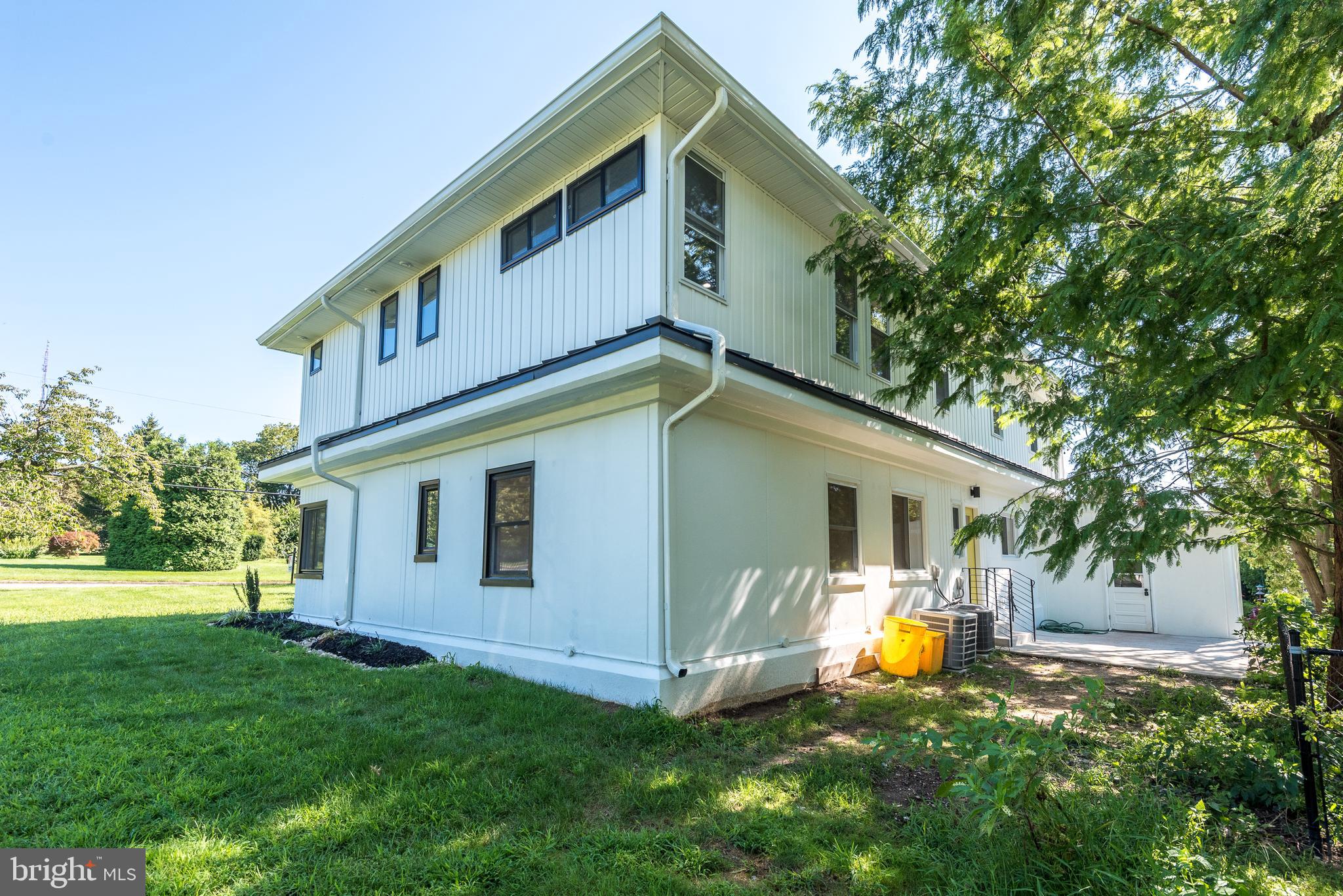 8100 Douglas Road Glenside, PA 19038 - Photo 4 of 30 Corner Toward Back