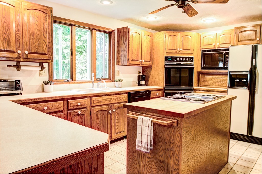 358 Boston Road Chelmsford, MA 01824 - Photo 9 of 30 Gallery Image 9