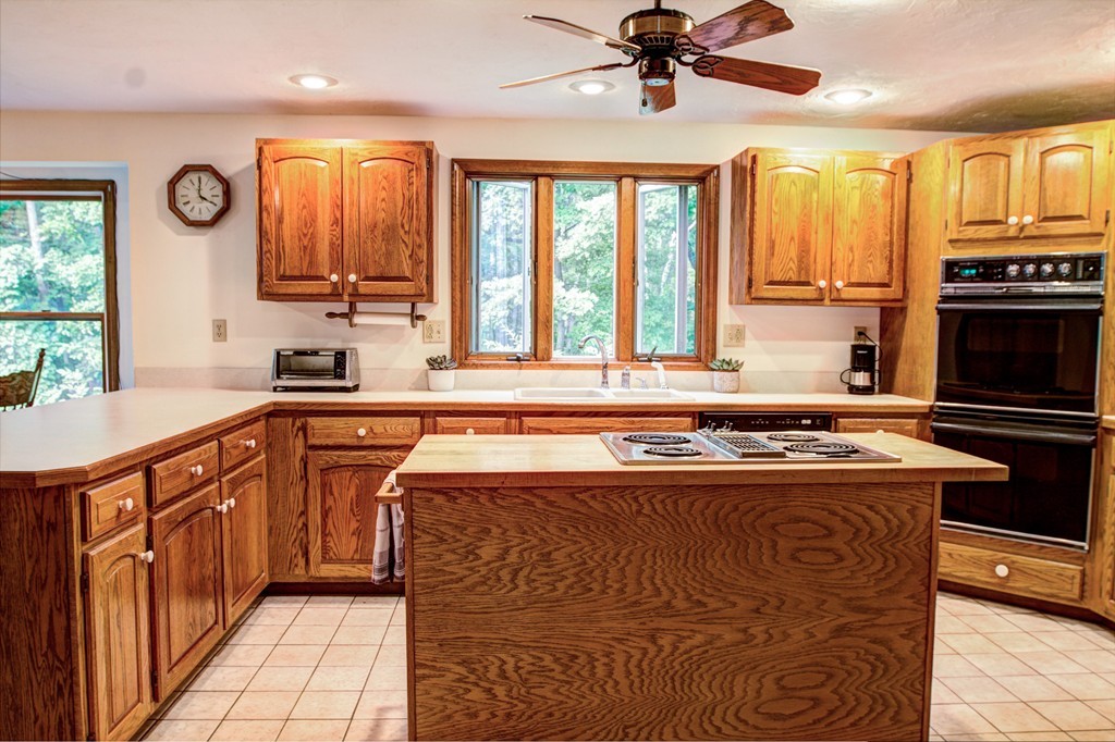 358 Boston Road Chelmsford, MA 01824 - Photo 10 of 30 Gallery Image 10