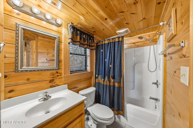 $514,900 | 2016 Bear Creek Way, Pigeon Forge, TN 37862