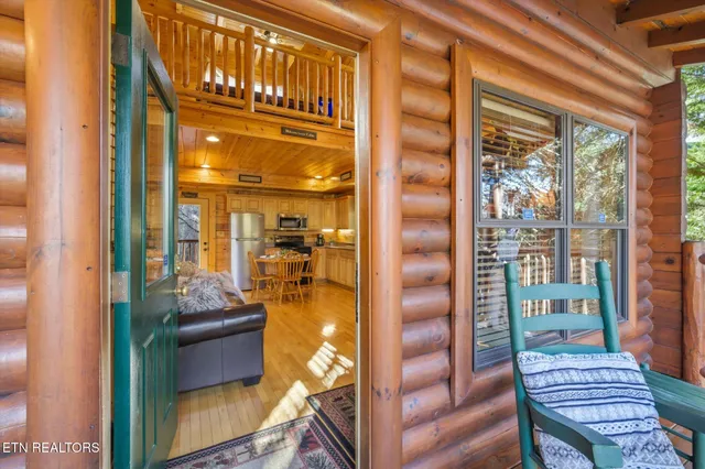 $514,900 | 2016 Bear Creek Way, Pigeon Forge, TN 37862