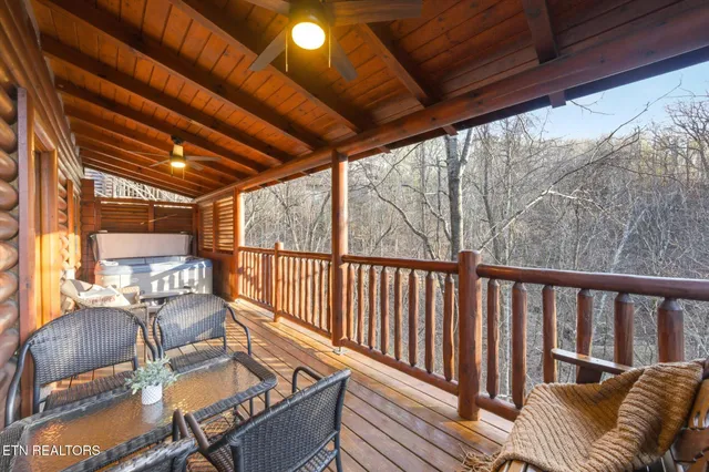 $514,900 | 2016 Bear Creek Way, Pigeon Forge, TN 37862