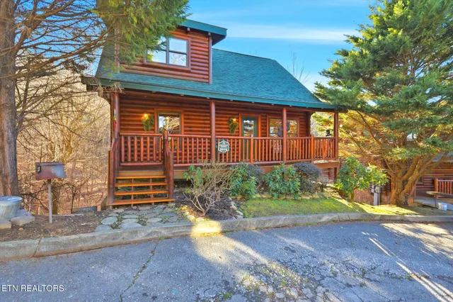 $514,900 | 2016 Bear Creek Way, Pigeon Forge, TN 37862