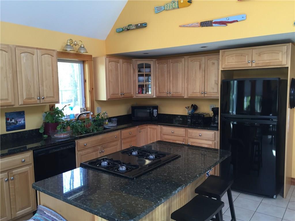 Nice kitchen layout includes island...