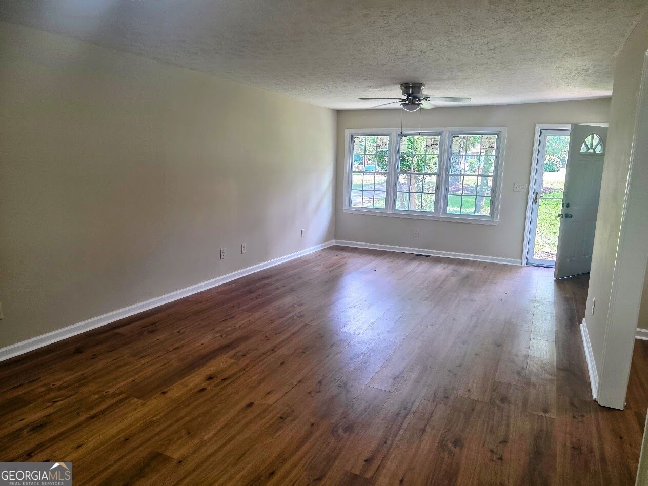 162 Fallin Street Thomaston, GA 30286 - Photo 4 of 28 Gallery Image 4