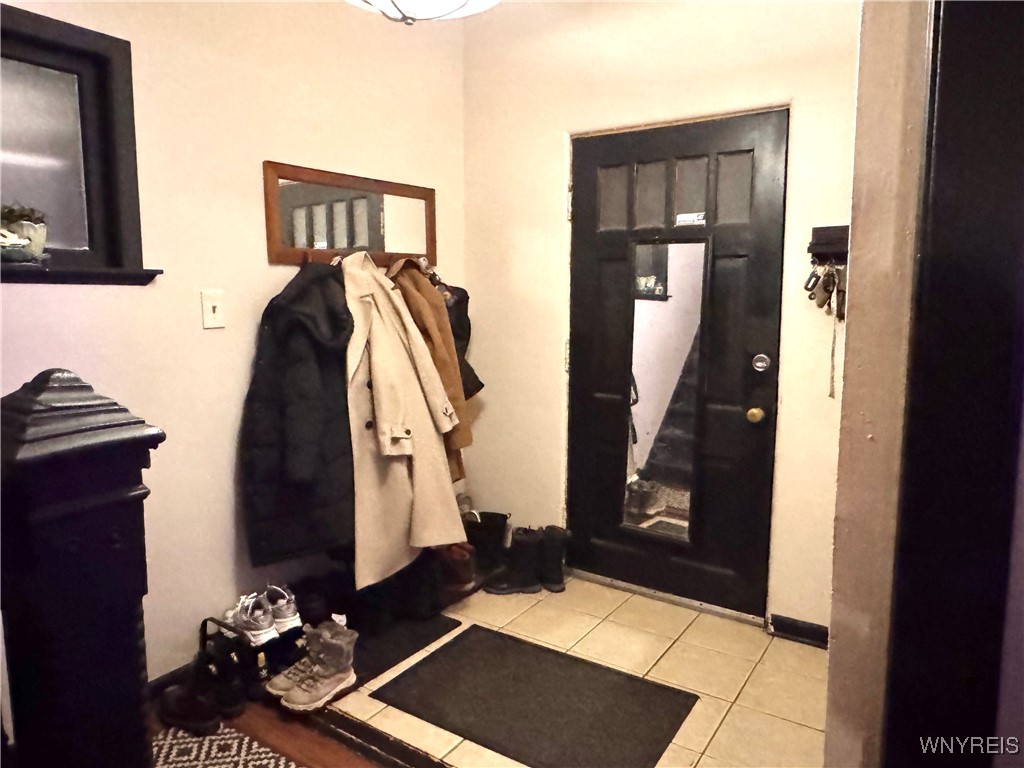 28 Ripley Place Buffalo, NY 14213 - Photo 2 of 26