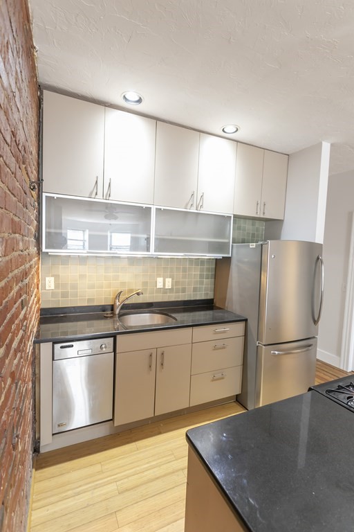101 Cedar Street, Unit 2 Boston, MA 02119 - Photo 9 of 22