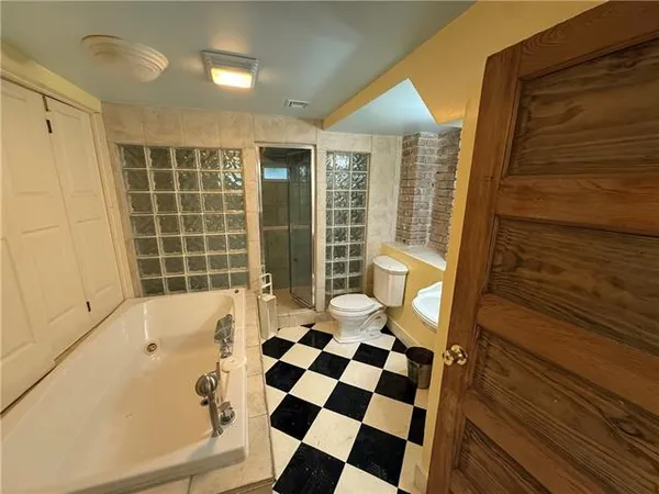 $2,500 | 8132 Hickory Street, Unit A, New Orleans, LA 70118