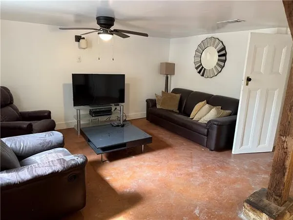 $2,500 | 8132 Hickory Street, Unit A, New Orleans, LA 70118