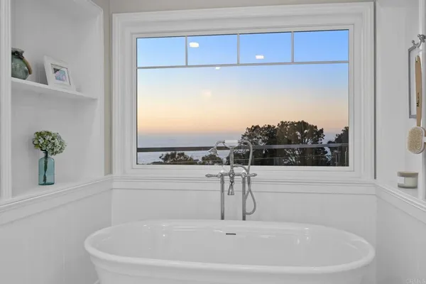 $4,950,000 | 2122 Del Mar Heights Road, Del Mar, CA 92014